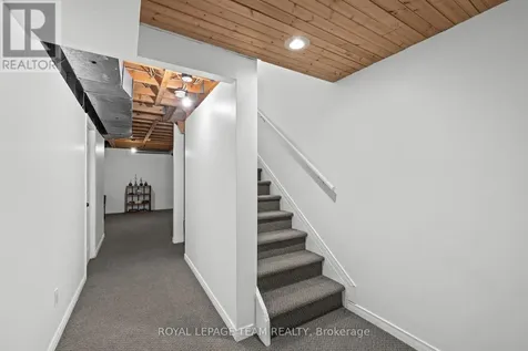50 Springcreek Crescent Ottawa ON K2M 2M2