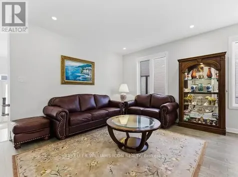 352 Cloyne Crescent Ottawa ON K2J 6W4