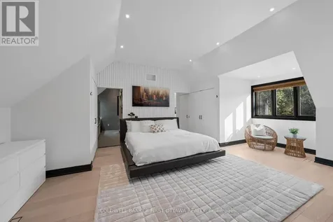 9 Lucas Lane Ottawa ON K2S 1S5