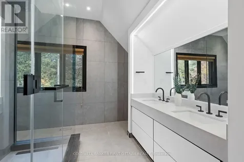 9 Lucas Lane Ottawa ON K2S 1S5