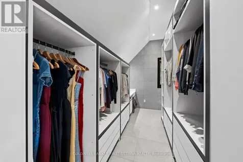 9 Lucas Lane Ottawa ON K2S 1S5
