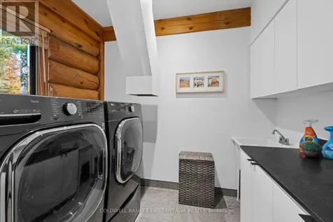 9 Lucas Lane Ottawa ON K2S 1S5