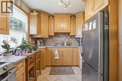 192 Parkdale Avenue South Hamilton ON L8K 3P4