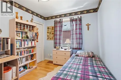 192 Parkdale Avenue South Hamilton ON L8K 3P4