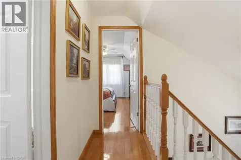 192 Parkdale Avenue South Hamilton ON L8K 3P4
