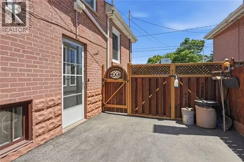 192 Parkdale Avenue South Hamilton ON L8K 3P4