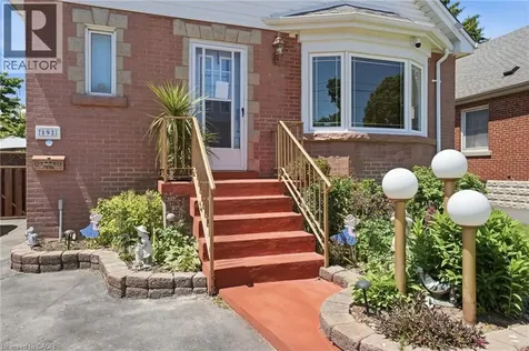 192 Parkdale Avenue South Hamilton ON L8K 3P4