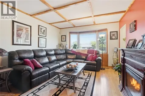 192 Parkdale Avenue South Hamilton ON L8K 3P4