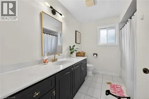 30 Braemar Avenue Caledonia ON N3W 2M1