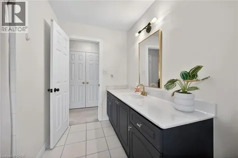 30 Braemar Avenue Caledonia ON N3W 2M1