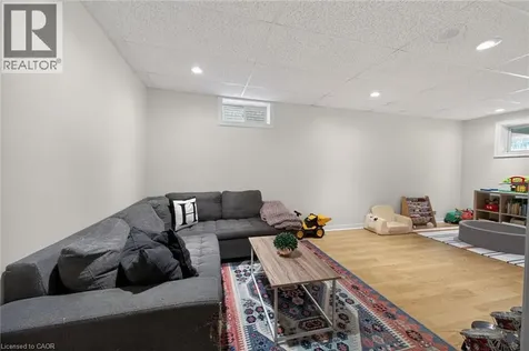 30 Braemar Avenue Caledonia ON N3W 2M1