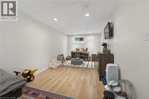 30 Braemar Avenue Caledonia ON N3W 2M1