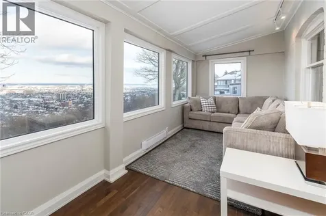 47 Mountain Park Avenue Hamilton ON L9A 1A1
