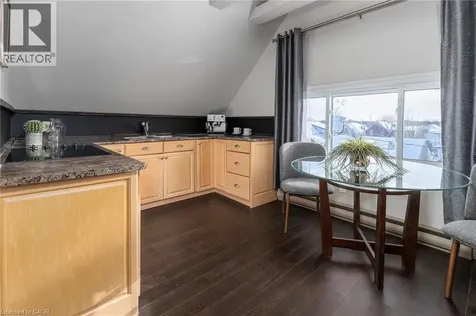 47 Mountain Park Avenue Hamilton ON L9A 1A1