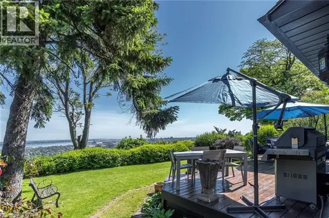 47 Mountain Park Avenue Hamilton ON L9A 1A1