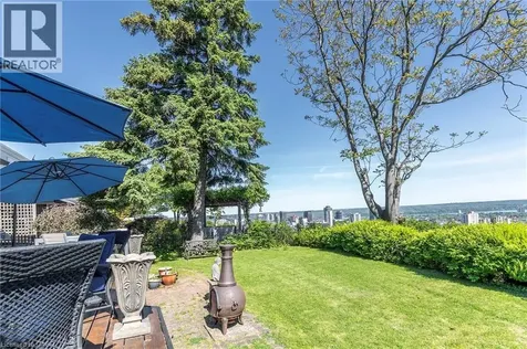 47 Mountain Park Avenue Hamilton ON L9A 1A1