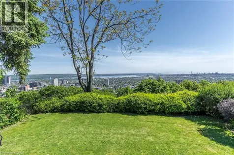 47 Mountain Park Avenue Hamilton ON L9A 1A1