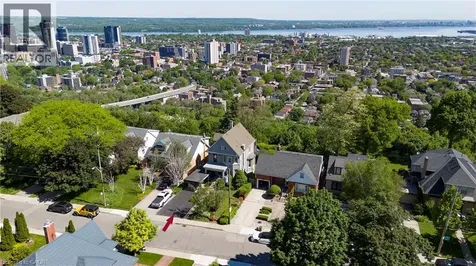 47 Mountain Park Avenue Hamilton ON L9A 1A1