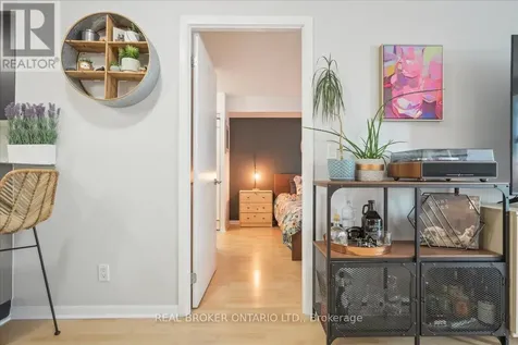 185 Legion Road North Toronto (mimico) ON M8Y 0A1