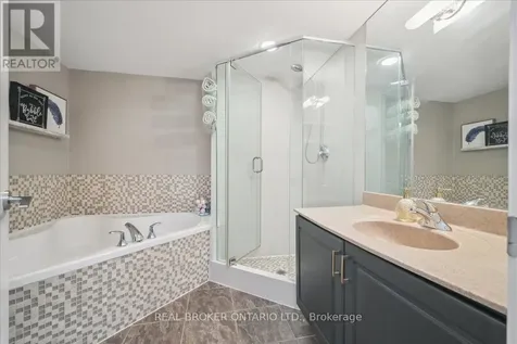 185 Legion Road North Toronto (mimico) ON M8Y 0A1
