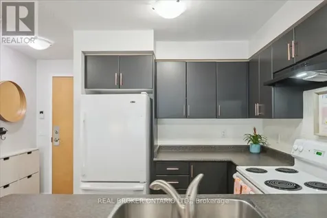 185 Legion Road North Toronto (mimico) ON M8Y 0A1