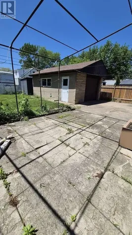 2371 Alexis Road Windsor ON N8W 3Z2
