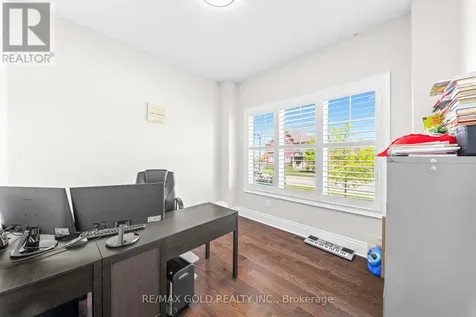 16 Meek Avenue Mono ON L9W 6W8