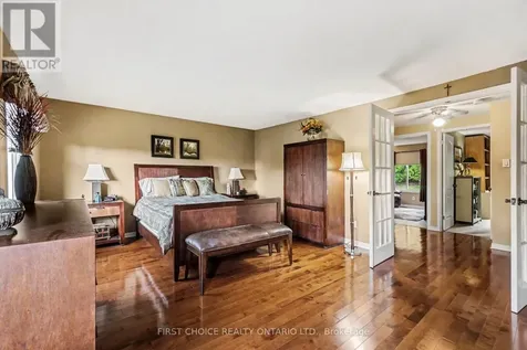 1793 Axminster Court Ottawa ON K1C 1Z5