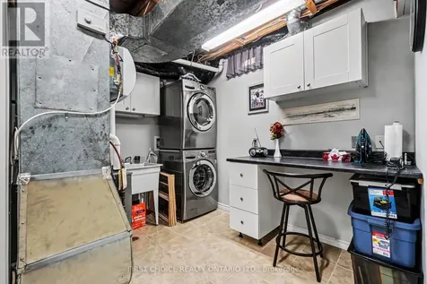 1793 Axminster Court Ottawa ON K1C 1Z5