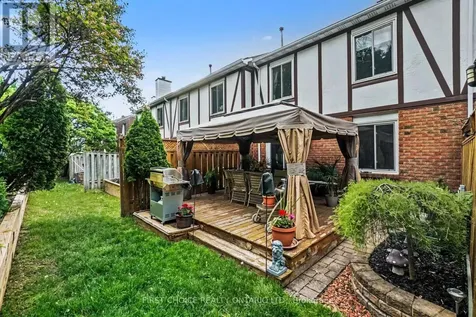 1793 Axminster Court Ottawa ON K1C 1Z5