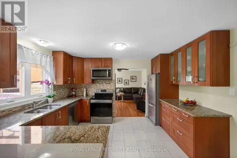 1409 Lepage Avenue Ottawa ON K1Z 8M8