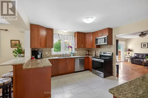 1409 Lepage Avenue Ottawa ON K1Z 8M8