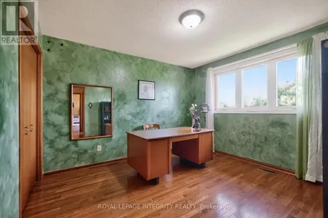 1409 Lepage Avenue Ottawa ON K1Z 8M8