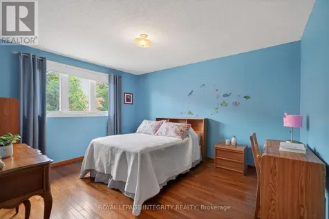 1409 Lepage Avenue Ottawa ON K1Z 8M8