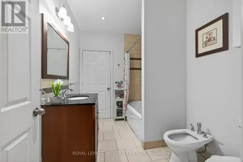 1409 Lepage Avenue Ottawa ON K1Z 8M8