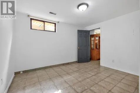 1409 Lepage Avenue Ottawa ON K1Z 8M8
