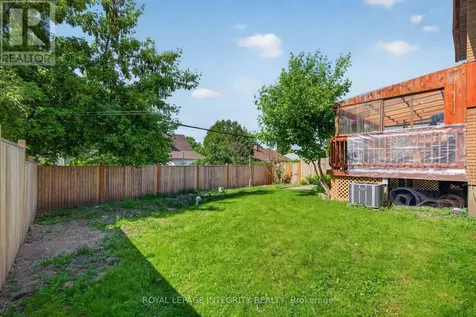 1409 Lepage Avenue Ottawa ON K1Z 8M8