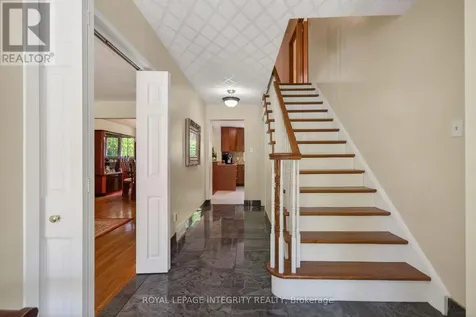 1409 Lepage Avenue Ottawa ON K1Z 8M8