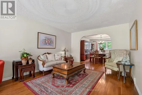 1409 Lepage Avenue Ottawa ON K1Z 8M8