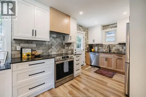 2263 Fraser Avenue Windsor ON N8X 3Z6