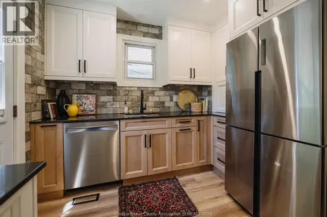 2263 Fraser Avenue Windsor ON N8X 3Z6