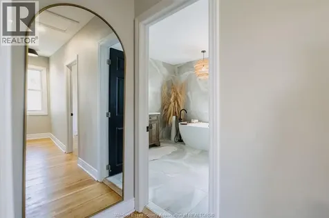 2263 Fraser Avenue Windsor ON N8X 3Z6