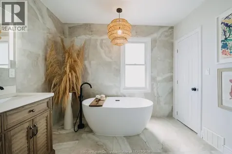 2263 Fraser Avenue Windsor ON N8X 3Z6