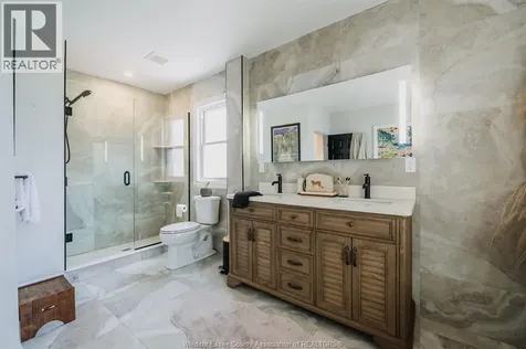 2263 Fraser Avenue Windsor ON N8X 3Z6