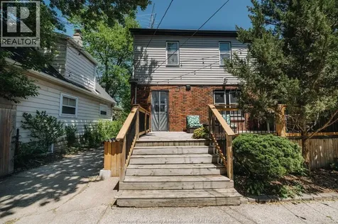 2263 Fraser Avenue Windsor ON N8X 3Z6
