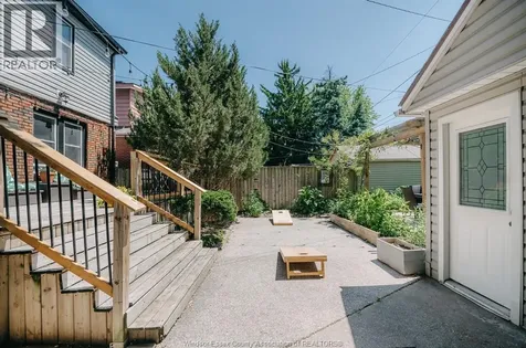 2263 Fraser Avenue Windsor ON N8X 3Z6