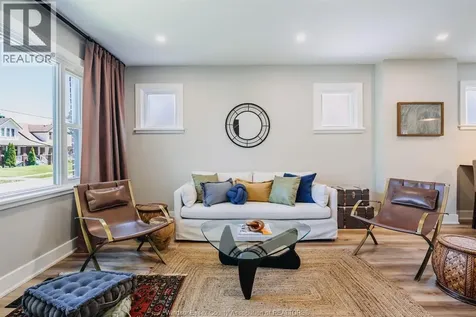 2263 Fraser Avenue Windsor ON N8X 3Z6
