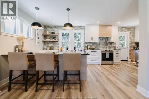 2263 Fraser Avenue Windsor ON N8X 3Z6