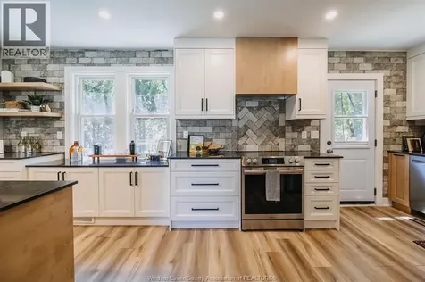 2263 Fraser Avenue Windsor ON N8X 3Z6