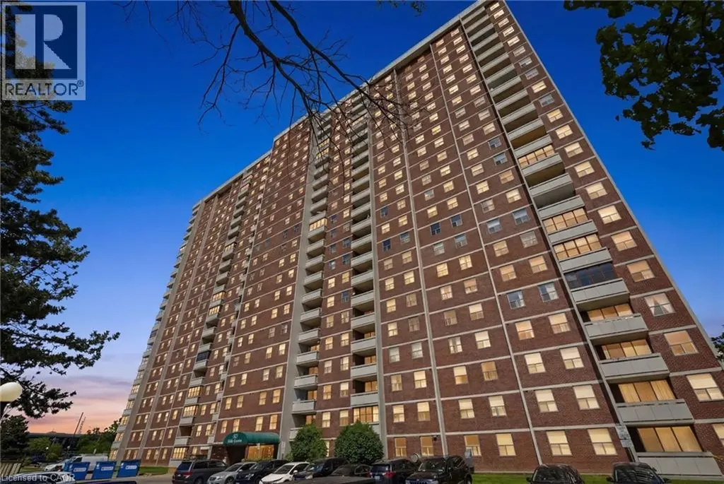 205 Hilda Avenue North York ON M2M 4B1